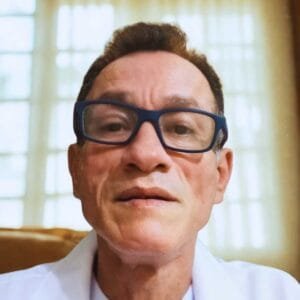Alexandre Caetano – Fitoterapeuta Holístico (Cód Abrath 15046) especializado em plantas medicinais. Unindo o conhecimento ancestral à base científica para promover saúde e bem-estar.